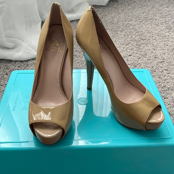 Vince Camuto Heels Leather Upper Size 7.5 - Picture 1 of 7